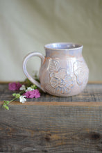 Load image into Gallery viewer, #22 Freestyle Flower Mug
