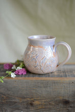 Load image into Gallery viewer, #22 Freestyle Flower Mug
